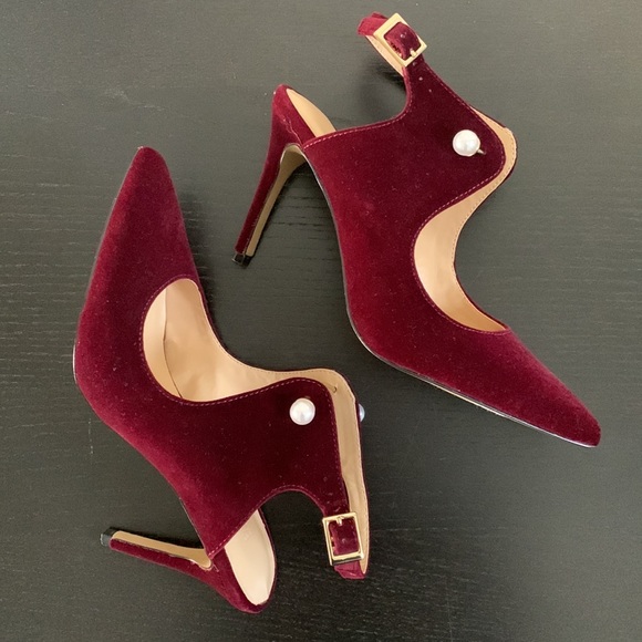 EXPRESSION red velvet sling back silhouettes - Picture 2 of 12